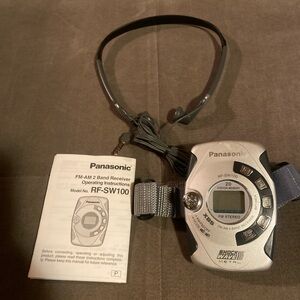 Vintage Panasonic FM AM 2 Band receiver Portable Radio with Headphones RF-SW 100